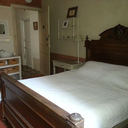 Bed and Breakfast Le Patio Des Cigales Roquefort-des-Corbieres Номер фото