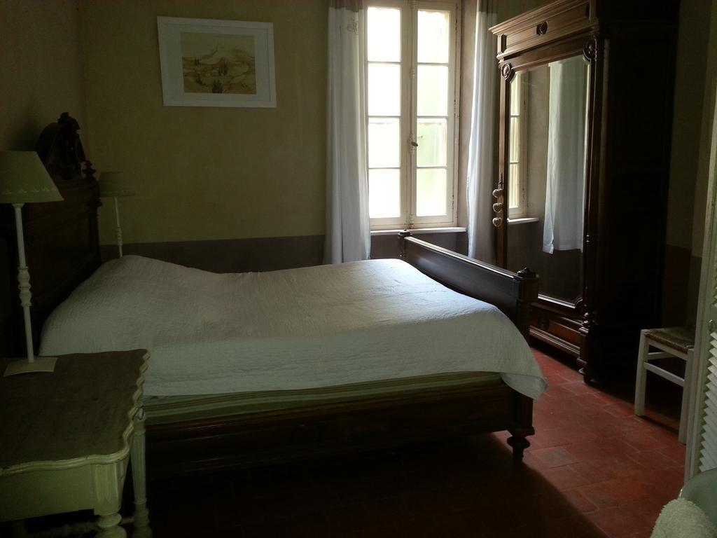 Bed and Breakfast Le Patio Des Cigales Roquefort-des-Corbieres Номер фото