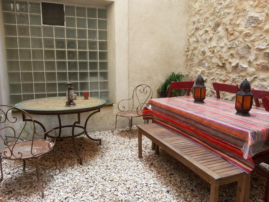 Bed and Breakfast Le Patio Des Cigales Roquefort-des-Corbieres Экстерьер фото