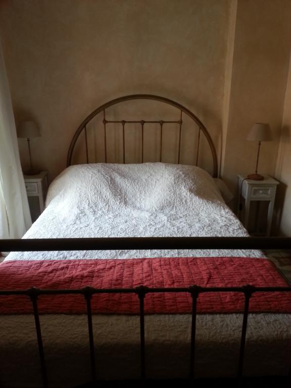 Bed and Breakfast Le Patio Des Cigales Roquefort-des-Corbieres Номер фото