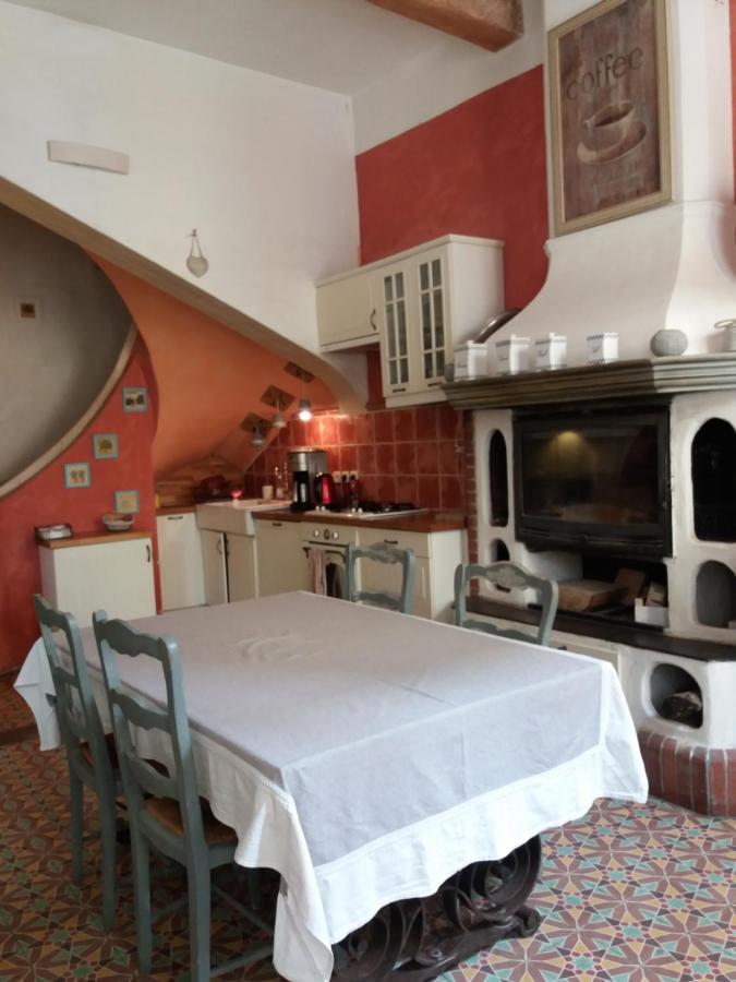 Bed and Breakfast Le Patio Des Cigales Roquefort-des-Corbieres Экстерьер фото